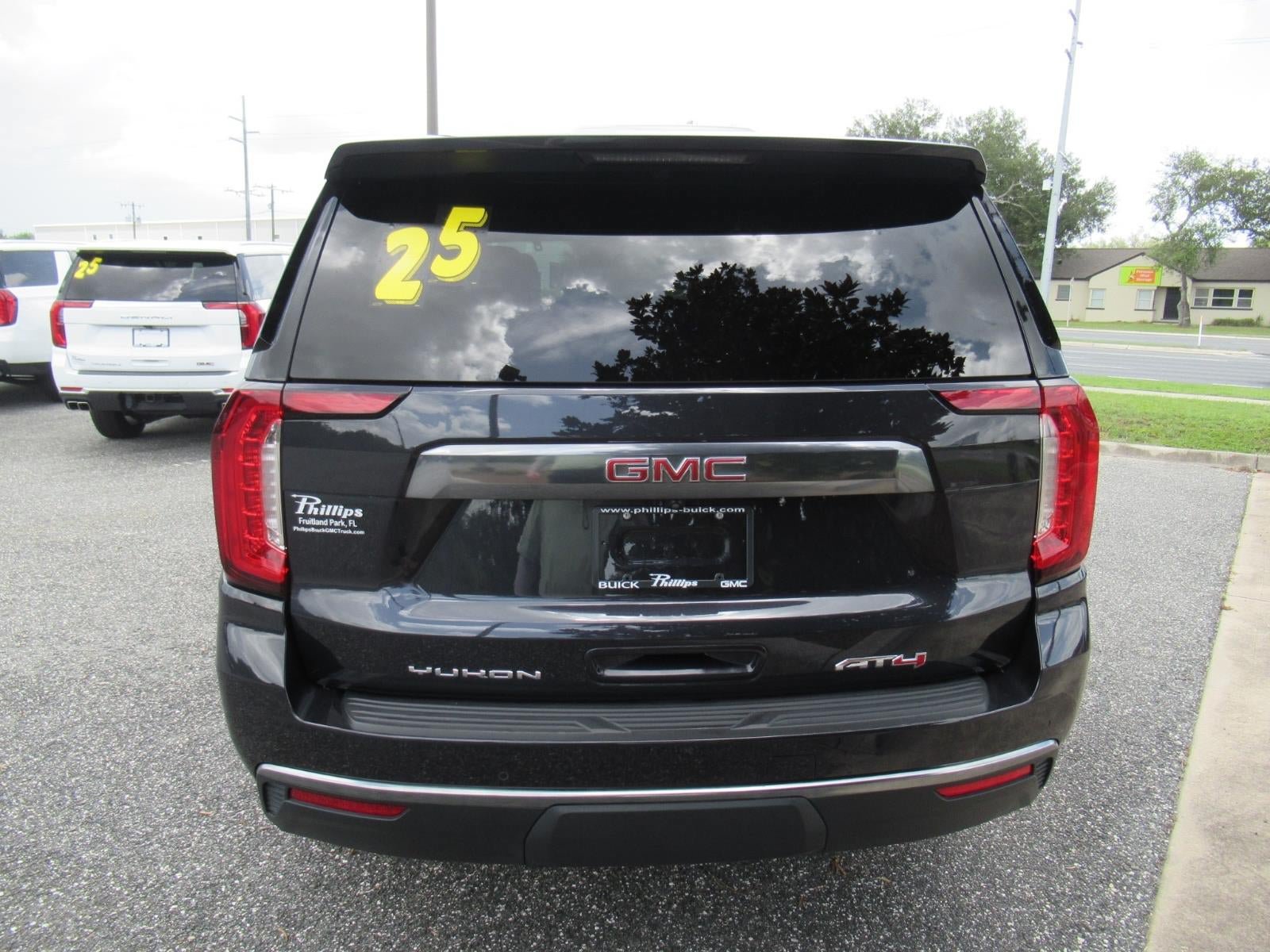 Used 2024 GMC Yukon AT4 w/ Technology Package AWD/4WD image 6