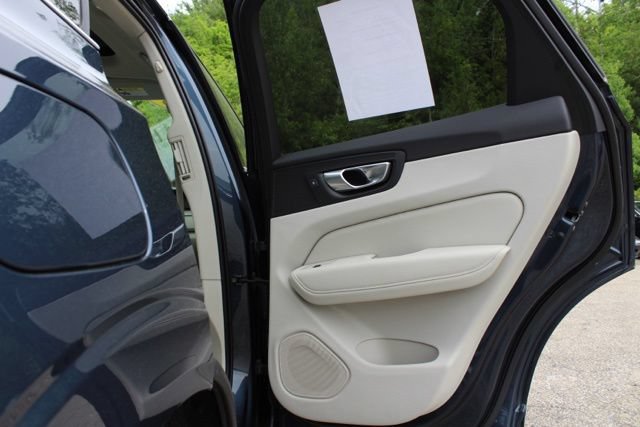 Certified 2023 Volvo XC60 B5 Plus w/ Climate Package AWD/4WD image 18