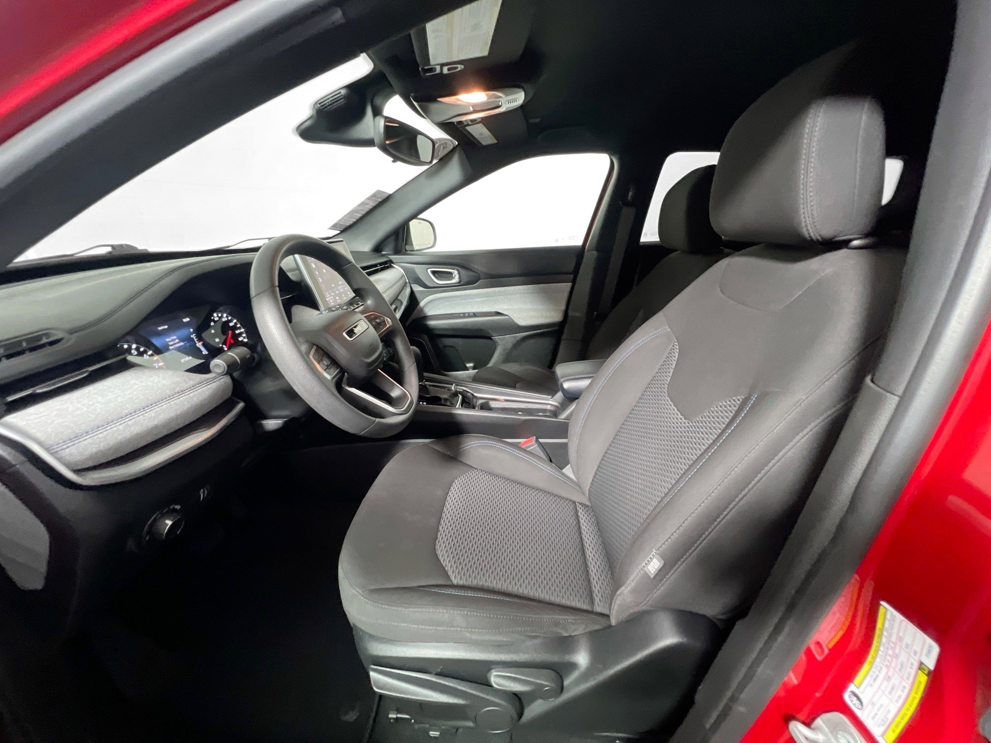 Used 2023 Jeep Compass Sport image 14