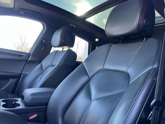 Certified 2023 Porsche Macan AWD/4WD image 14