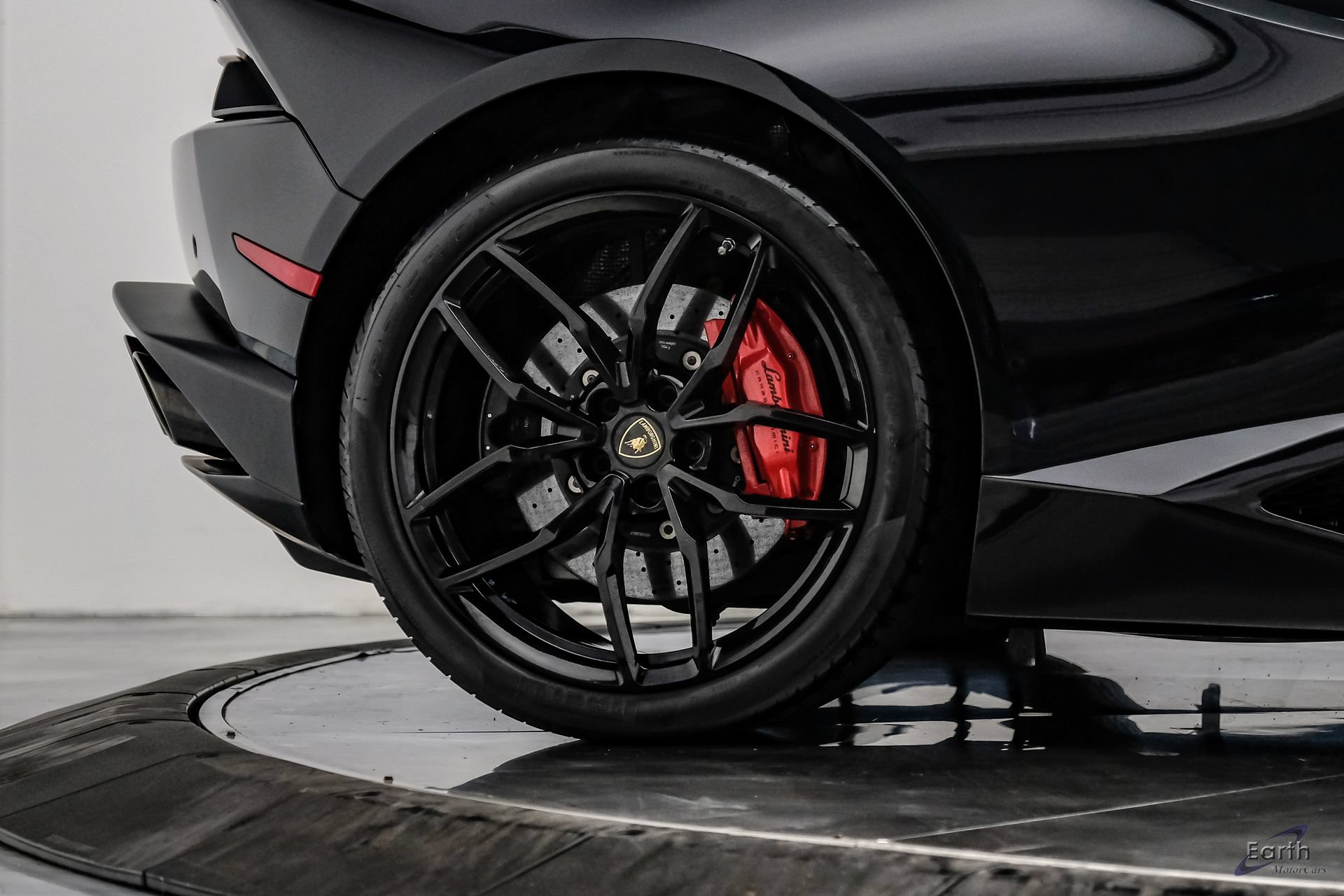 Used 2015 Lamborghini Huracan LP 610-4 AWD/4WD image 94