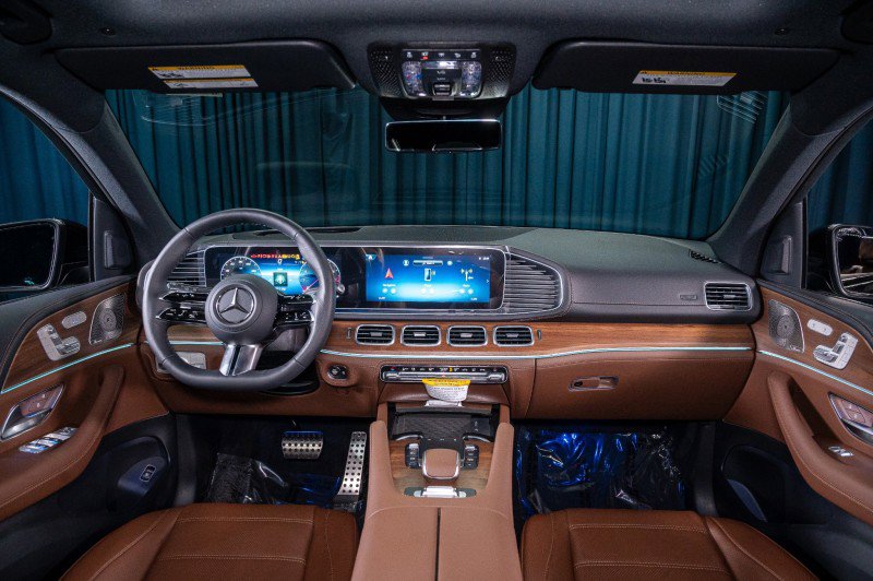 New 2026 Mercedes-Benz GLS 580 4MATIC image 14