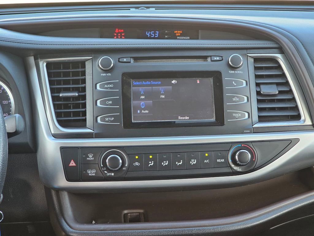 Used 2018 Toyota Highlander LE w/ Carpet Mat Package (TMS) FWD image 20