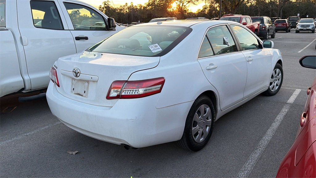Used 2010 Toyota Camry SE image 7