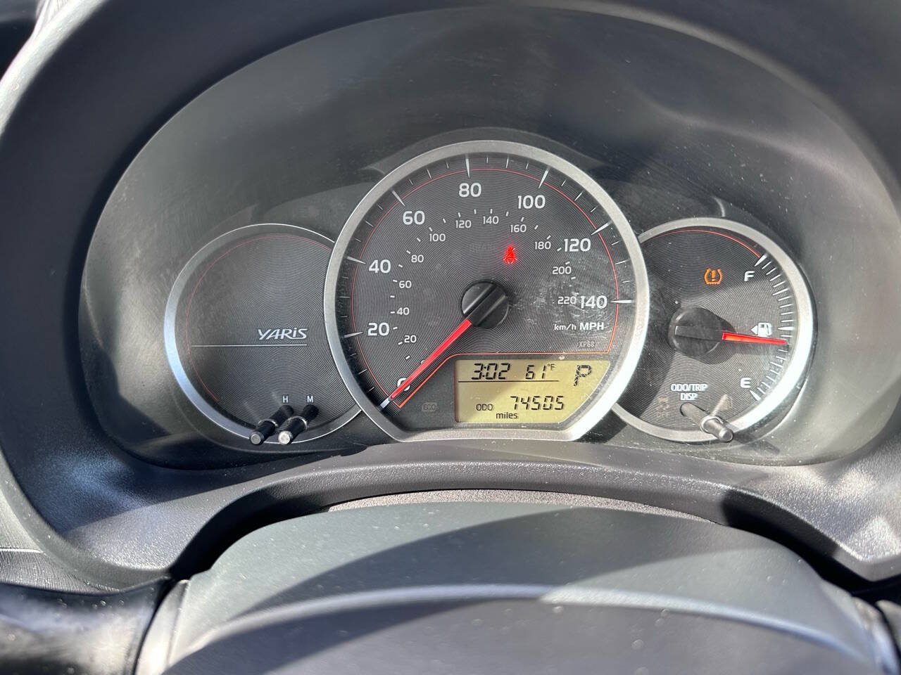 Used 2014 Toyota Yaris L FWD image 18