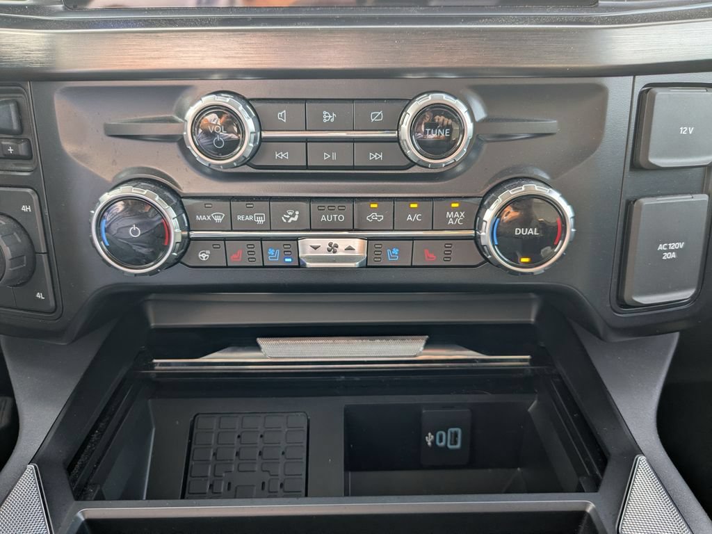 Used 2024 Ford F250 Lariat w/ Lariat Ultimate Package AWD/4WD image 30