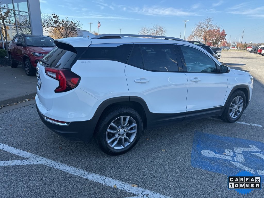 Used 2024 GMC Terrain SLT image 31