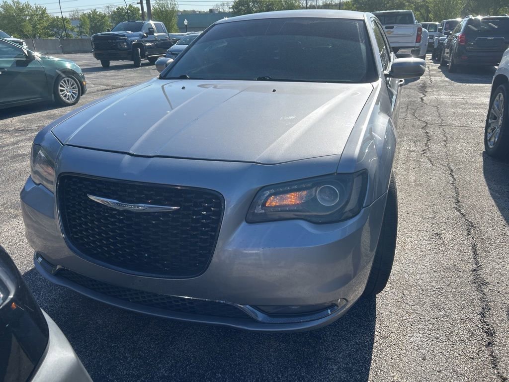 Used 2016 Chrysler 300 S AWD/4WD image 2