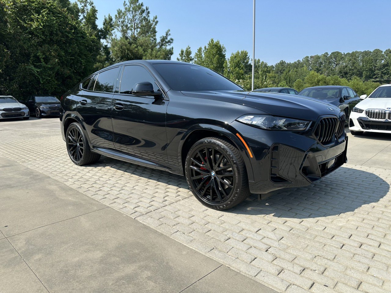 Used 2024 BMW X6 xDrive40i w/ M Sport Professional Package AWD/4WD image 14