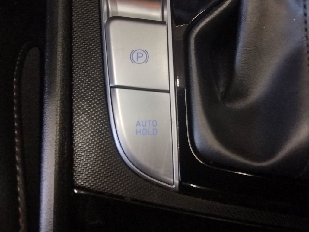 Certified 2024 Hyundai Elantra Limited FWD image 34