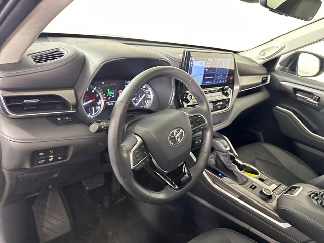 Used 2020 Toyota Highlander Limited image 13
