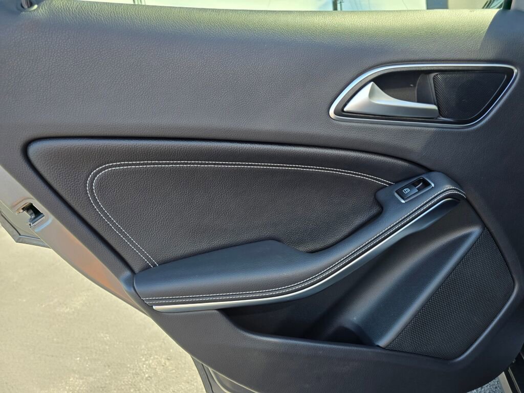 Used 2015 Mercedes-Benz GLA 250 4MATIC image 19