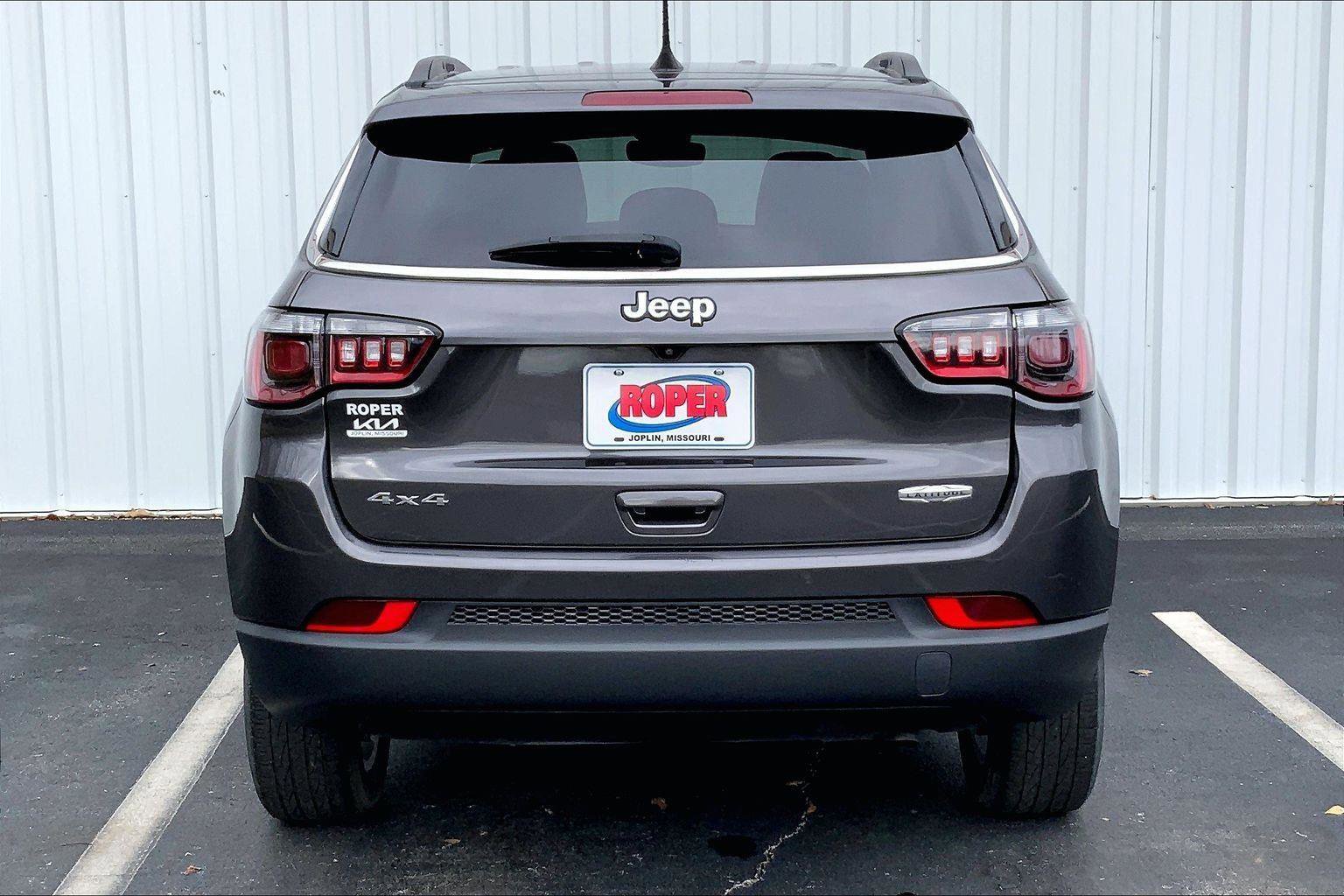 Used 2022 Jeep Compass Latitude image 4