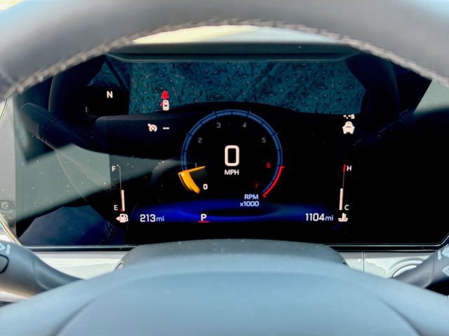 Used 2026 Chevrolet Trax LT w/ Sunroof Package image 23