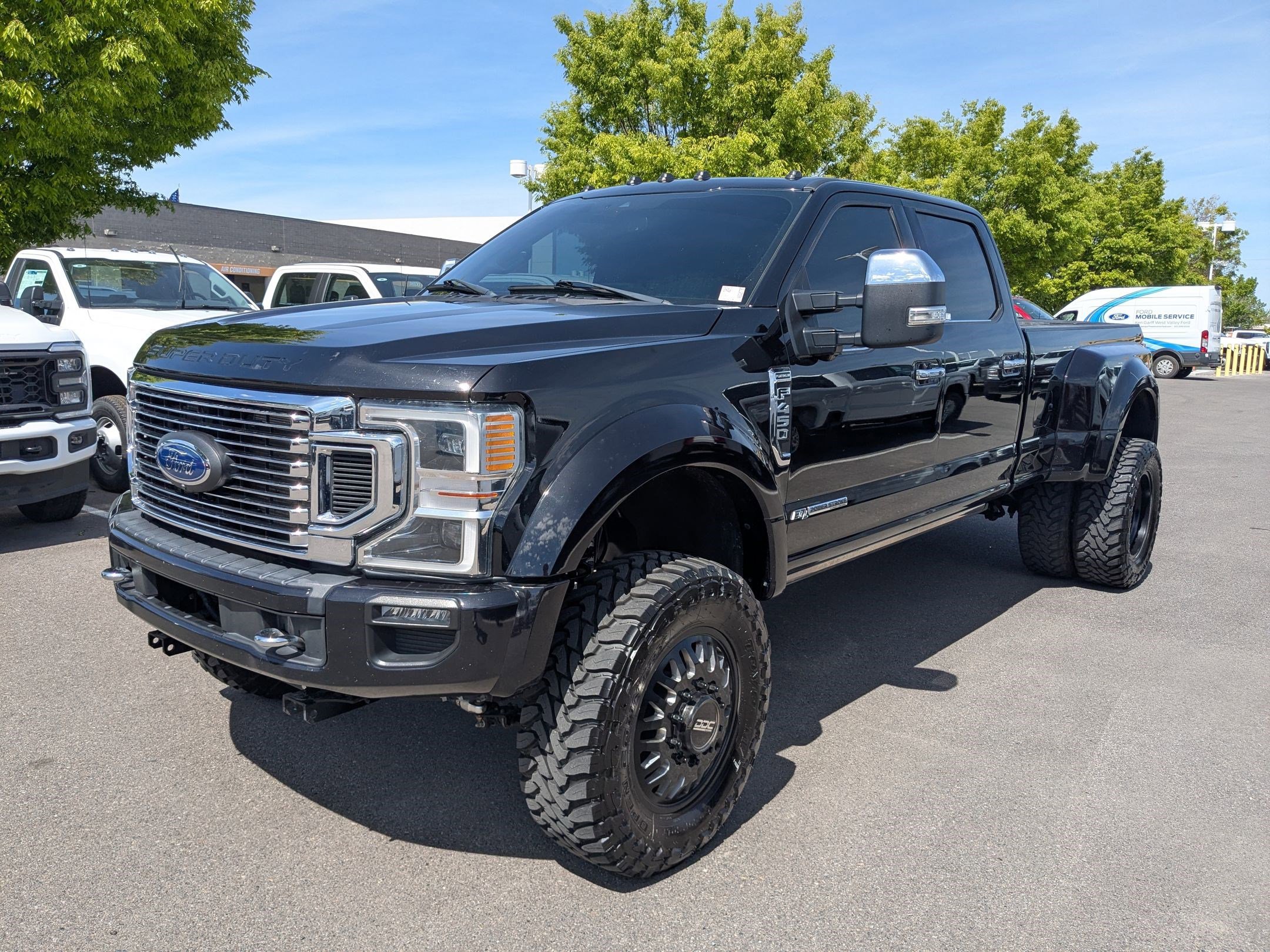 Used 2022 Ford F450 Platinum w/ FX4 Off-Road Package image 11