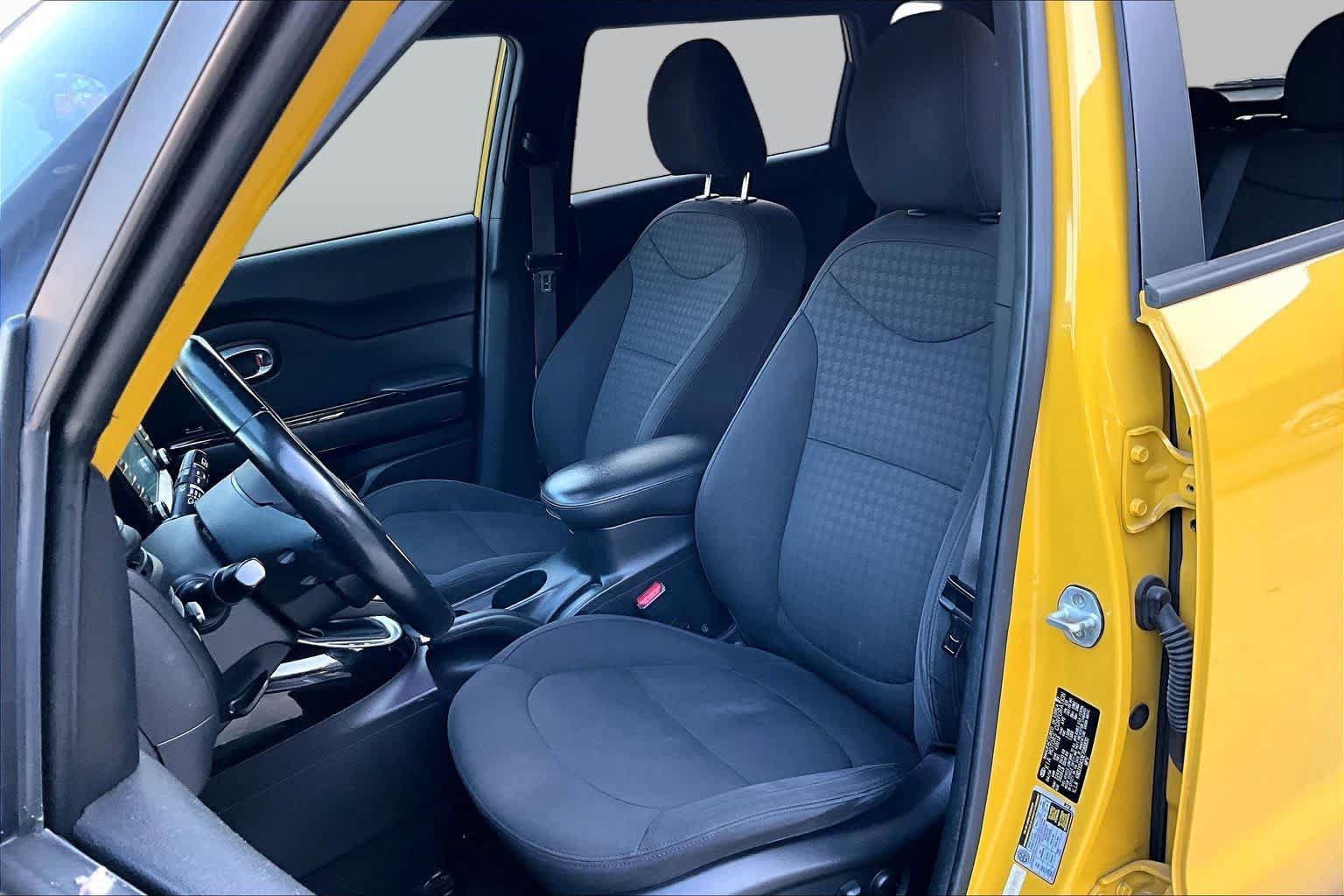 Used 2014 Kia Soul ! w/ Sun & Sound Package FWD image 8