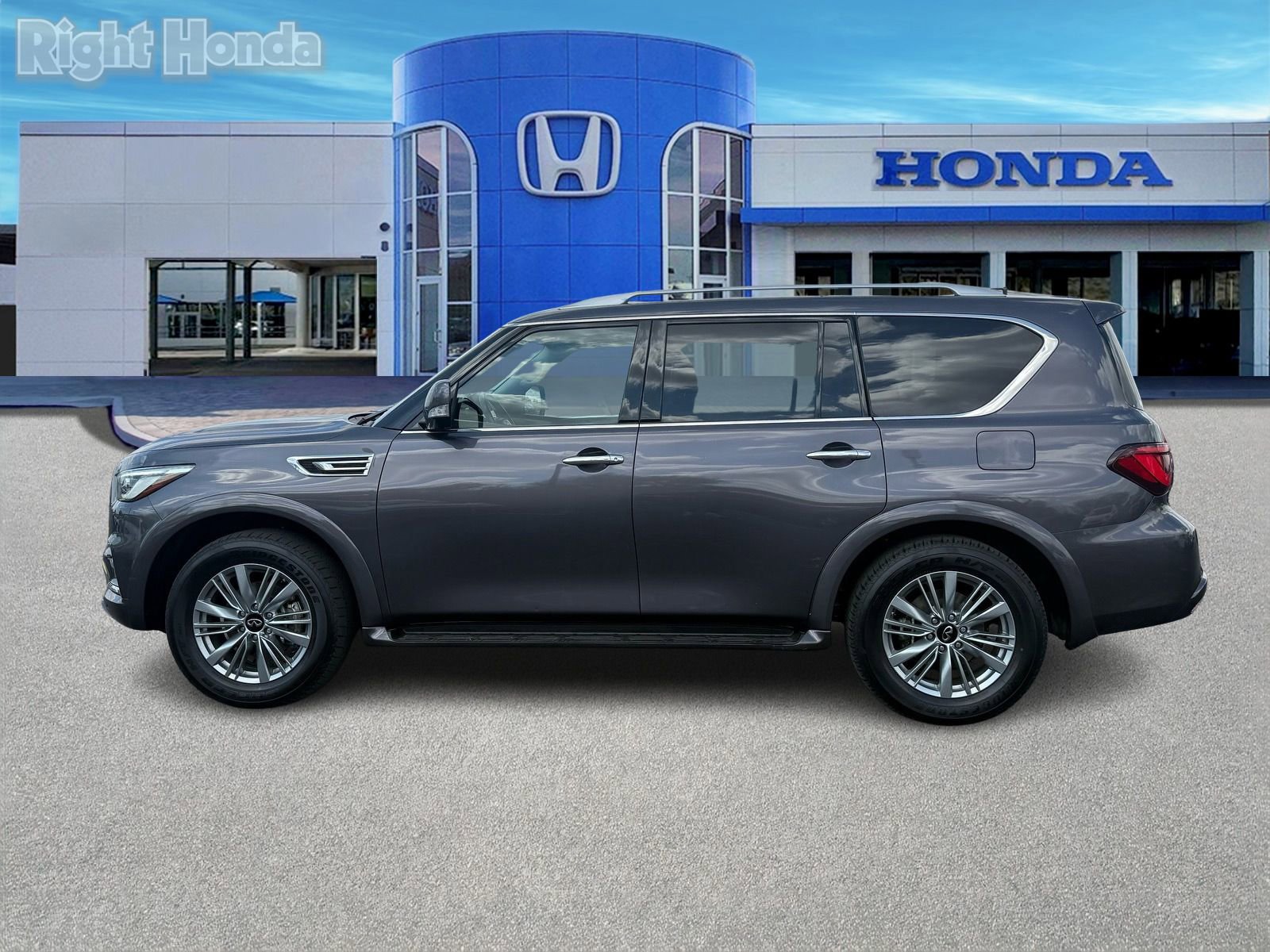 Used 2024 INFINITI QX80 Luxe image 3