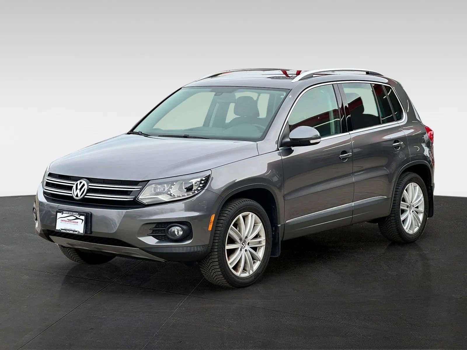 Used 2016 Volkswagen Tiguan SE AWD/4WD image 3