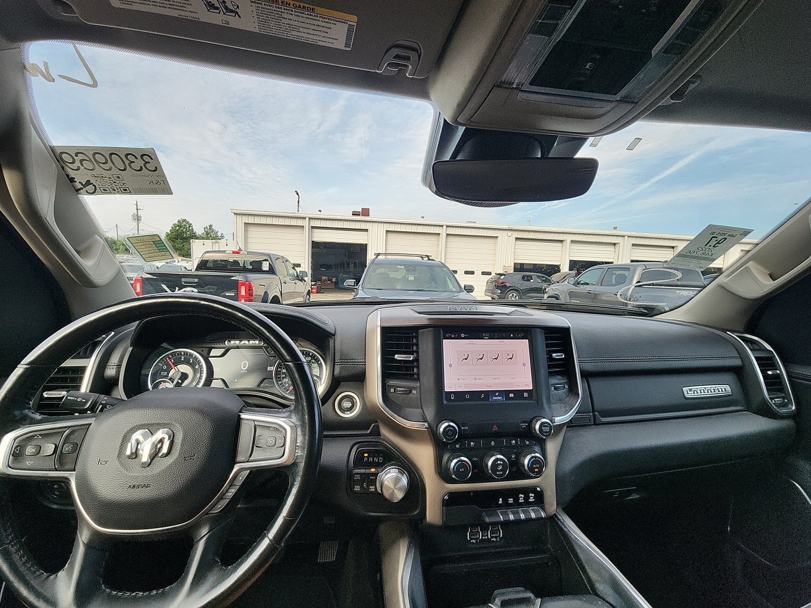 Used 2022 RAM 1500 Laramie AWD/4WD image 17