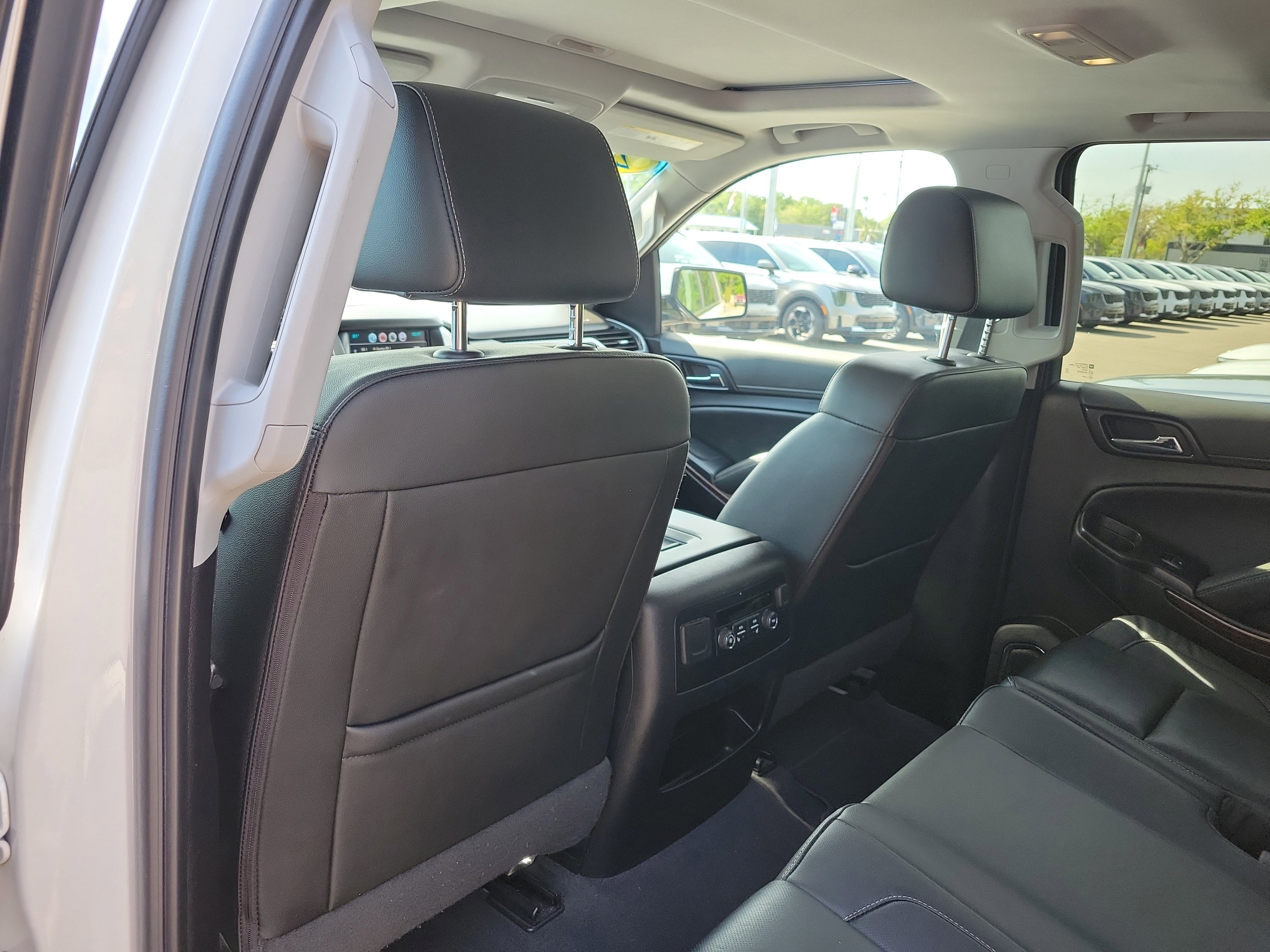 Used 2019 GMC Yukon XL SLT w/ Premium Edition RWD image 17