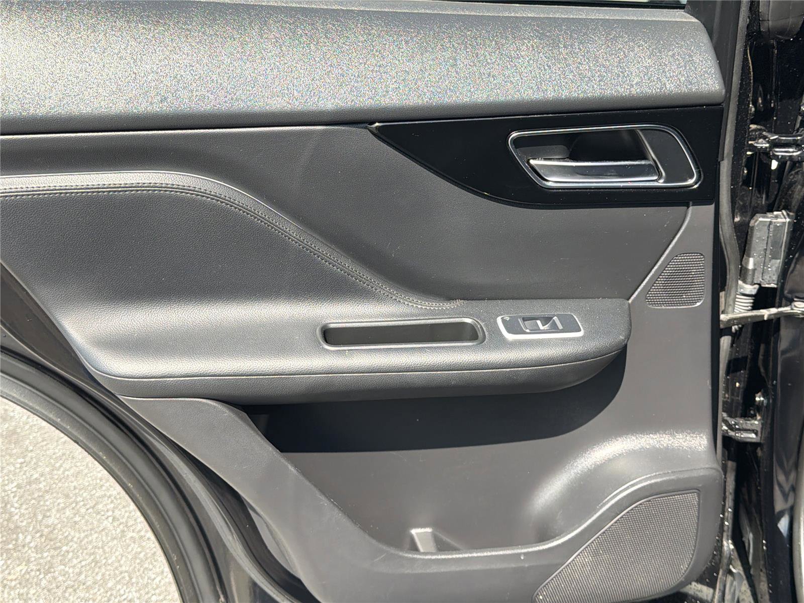 Used 2019 Jaguar F-PACE Premium AWD/4WD image 23