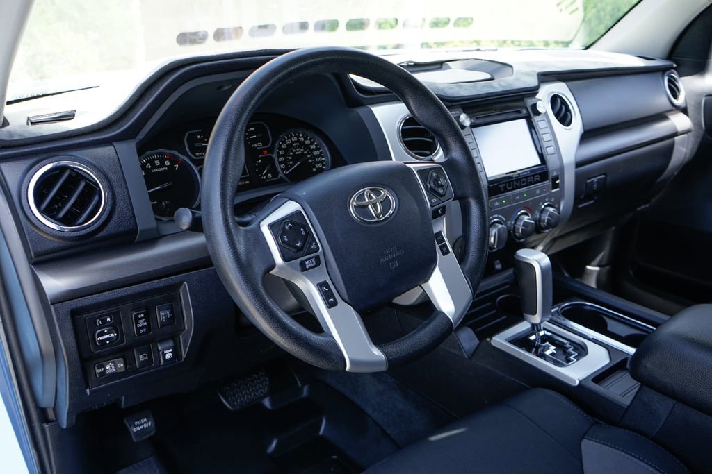 Used 2019 Toyota Tundra SR5 w/ SR5 Upgrade Package AWD/4WD image 17
