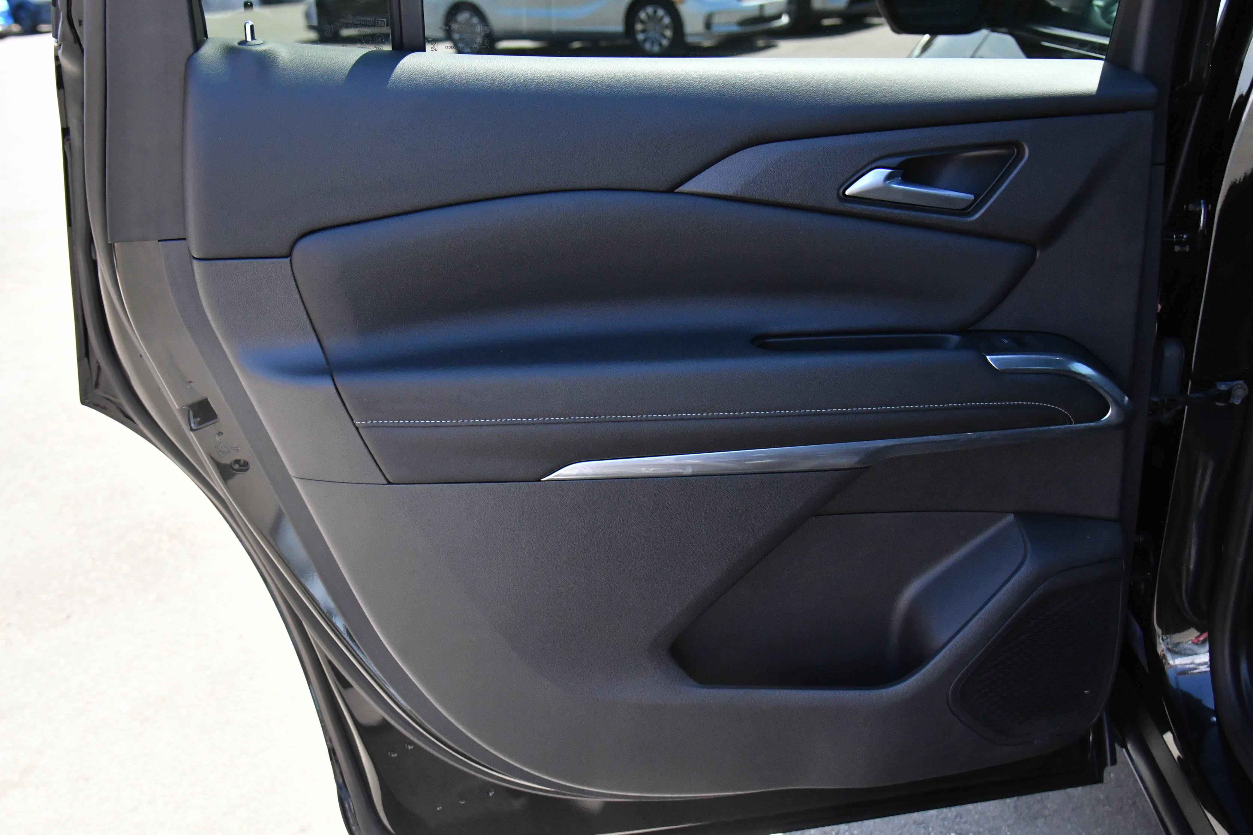 Used 2024 Chevrolet Traverse LT FWD image 43