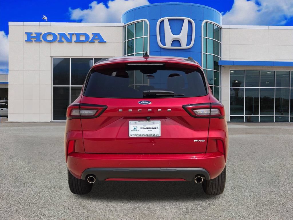 Used 2023 Ford Escape ST-Line w/ Tech Pack #1 AWD/4WD image 4