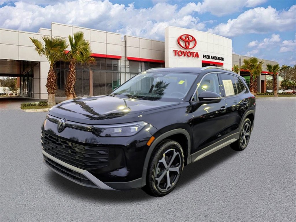 Used 2025 Volkswagen Tiguan SE image 8