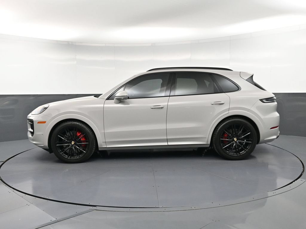 Certified 2025 Porsche Cayenne GTS AWD/4WD image 2