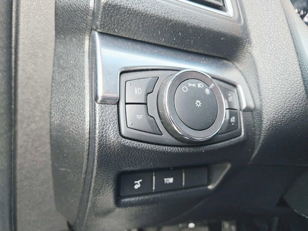 Used 2019 Ford Explorer Limited w/ Class III Trailer Tow Package FWD image 34