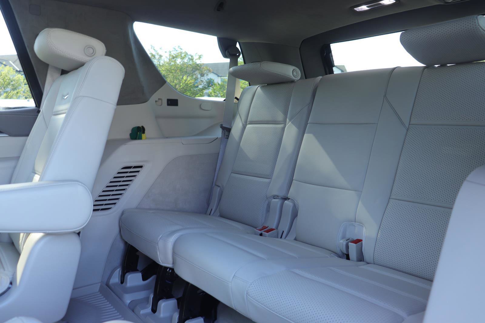 Used 2025 Cadillac Escalade Sport Platinum w/ LPO, Floor Liner Package AWD/4WD image 15