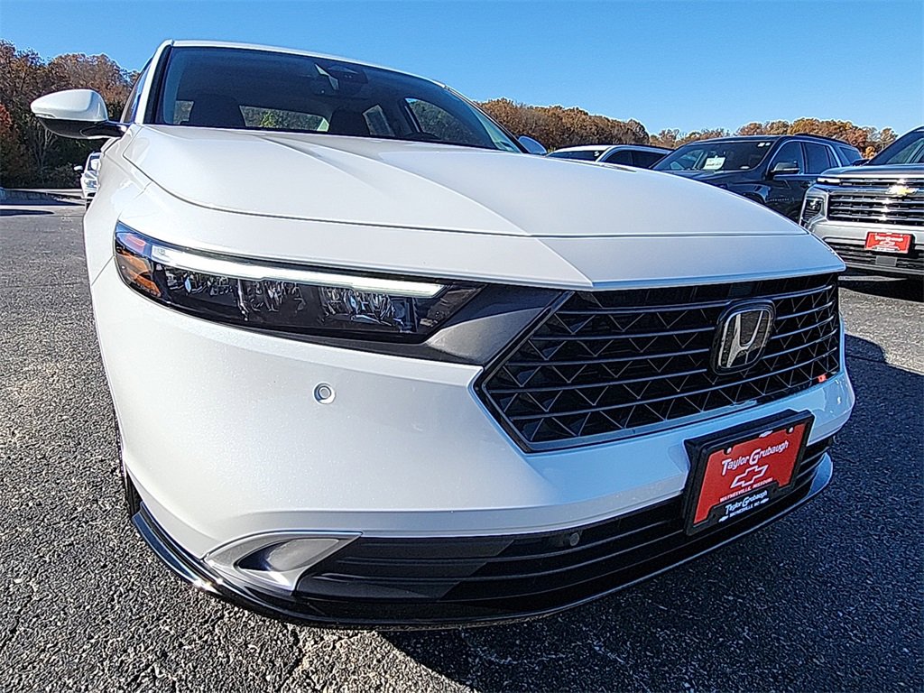 Used 2025 Honda Accord Touring image 11