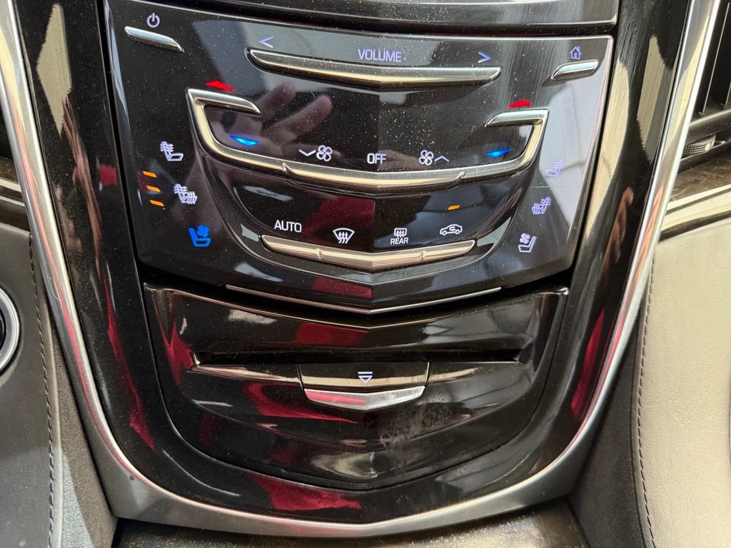 Used 2018 Cadillac Escalade Platinum AWD/4WD image 42