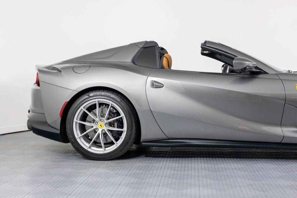 Used 2023 Ferrari 812 GTS RWD image 7