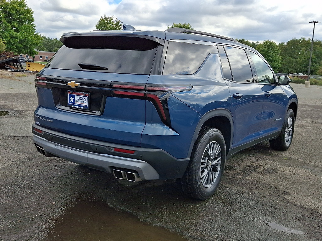 Used 2025 Chevrolet Traverse LT AWD/4WD image 11