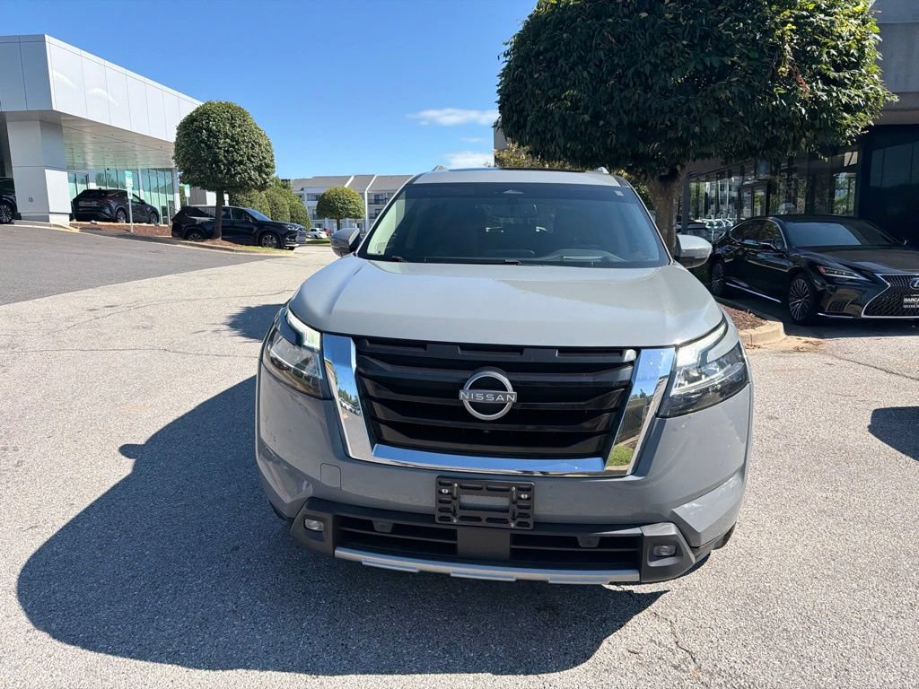 Used 2022 Nissan Pathfinder Platinum w/ Cargo Package AWD/4WD image 3