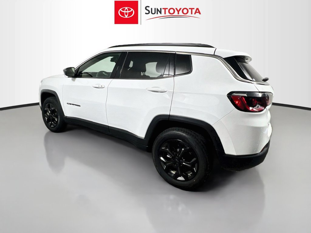 Used 2024 Jeep Compass Latitude AWD/4WD image 6