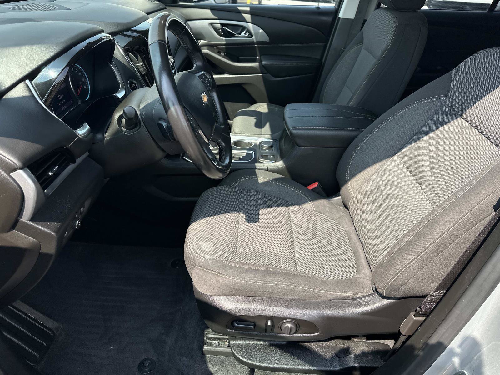 Certified 2020 Chevrolet Traverse LT FWD image 18