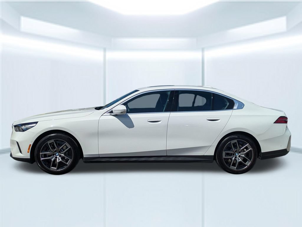 Used 2026 BMW 530i RWD image 2