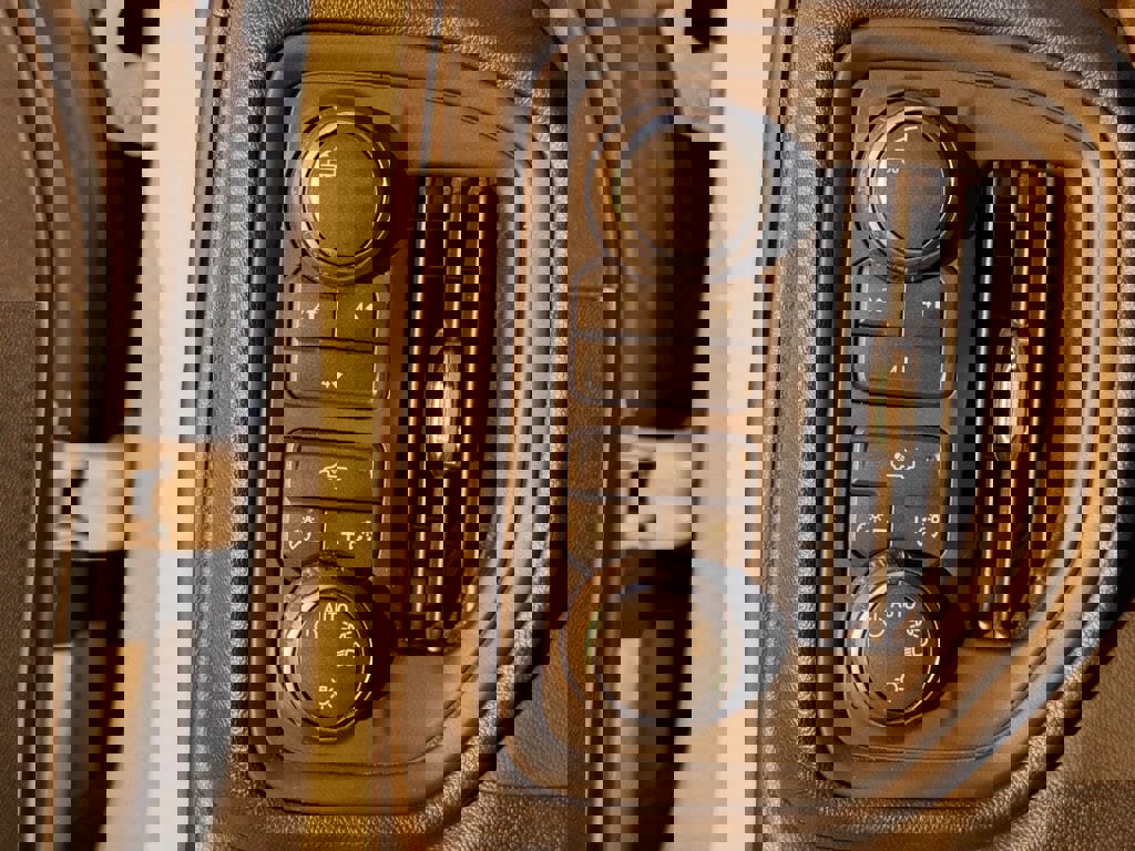 Used 2025 Chevrolet Silverado 2500 Custom w/ Custom Convenience Package image 16