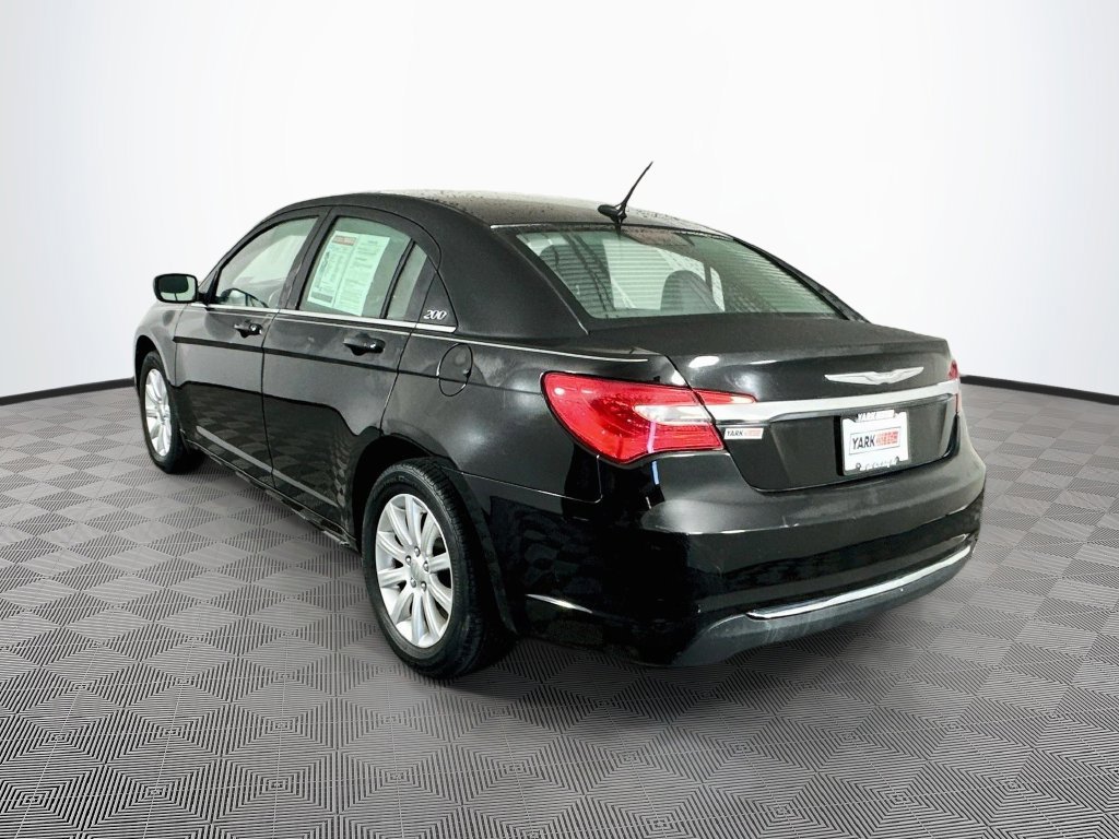 Used 2013 Chrysler 200 Touring w/ Cold Weather Group FWD image 7