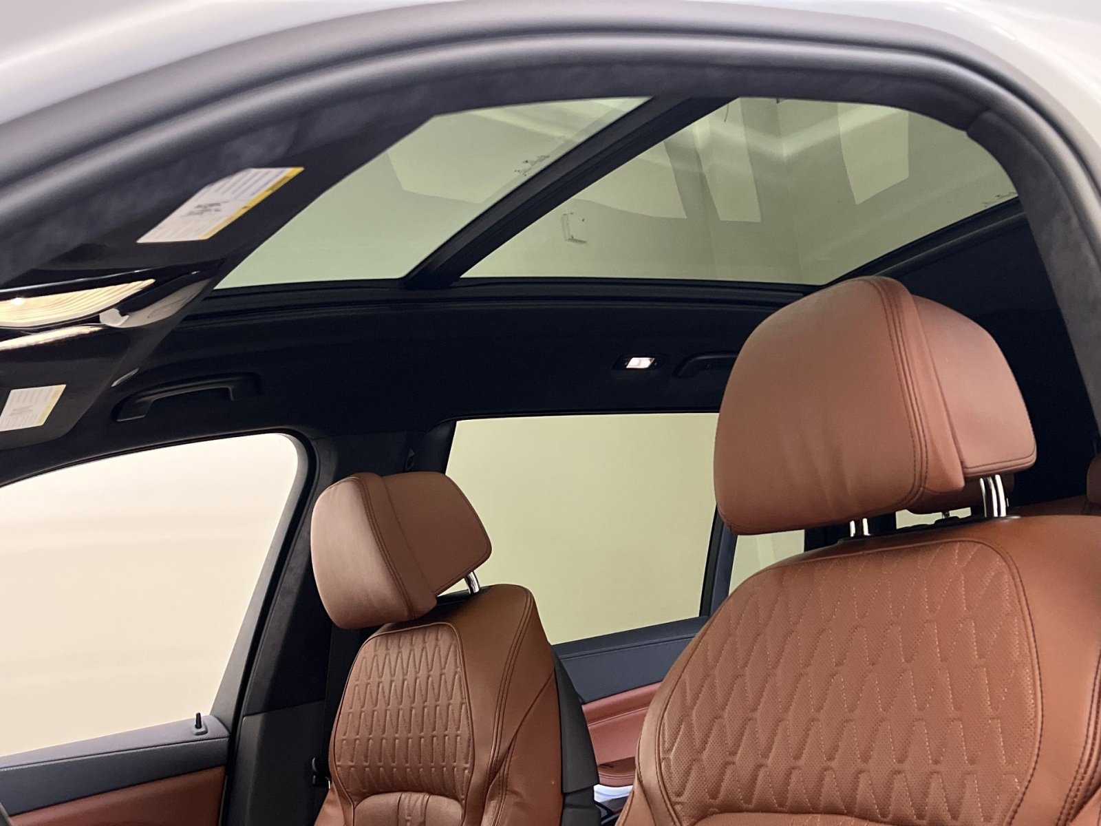 Used 2022 BMW X7 M50i image 22