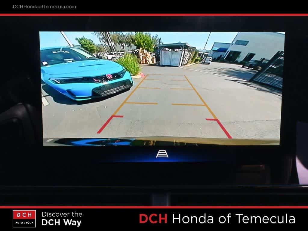 Used 2024 Chevrolet Trax ACTIV w/ Sunroof Package FWD image 13
