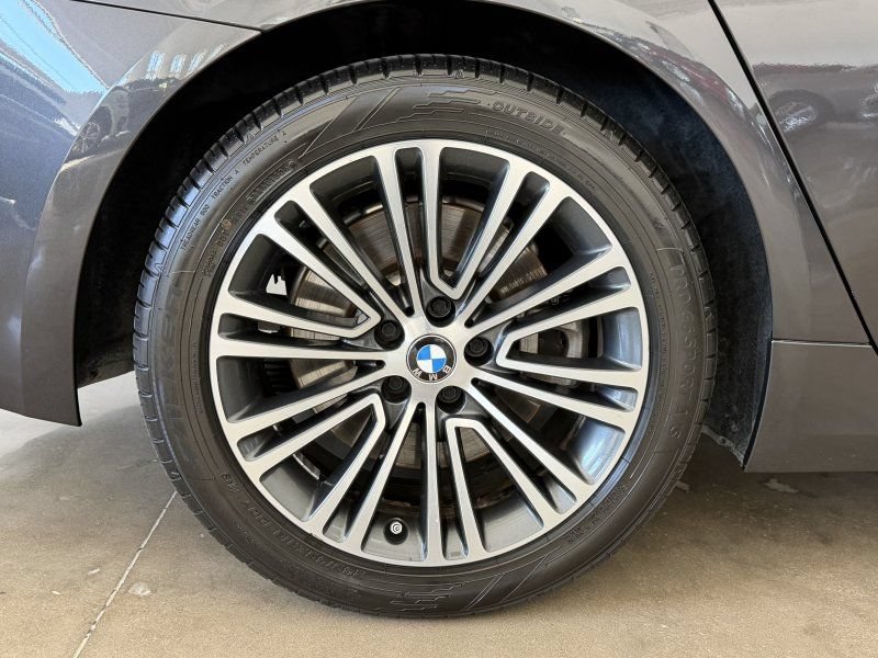 Used 2020 BMW 540i RWD image 9