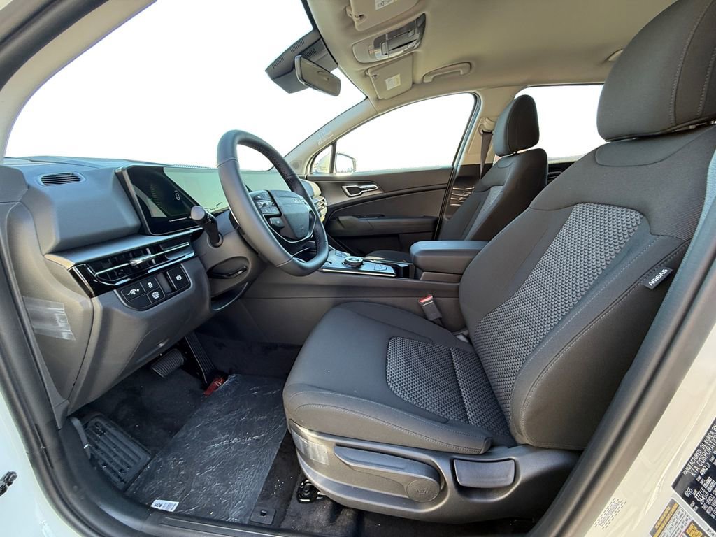 New 2026 Kia Sportage LX FWD image 9