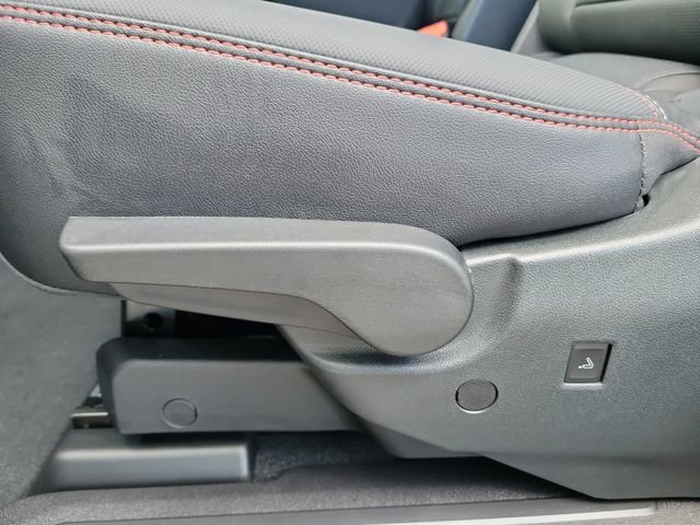 Used 2025 Chevrolet Traverse RS FWD image 20