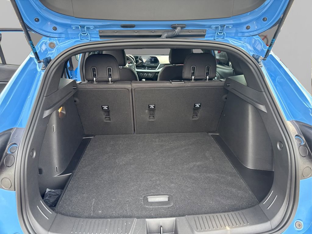 Used 2024 Chevrolet Trax RS w/ Driver Confidence Package image 11