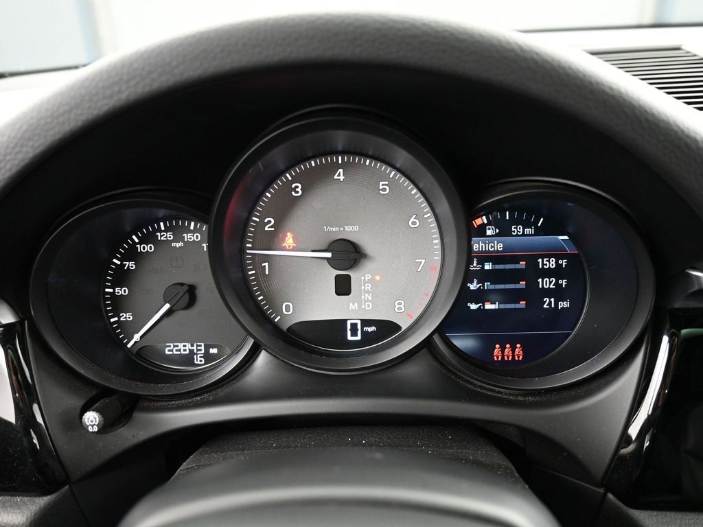 Certified 2023 Porsche Macan S image 18