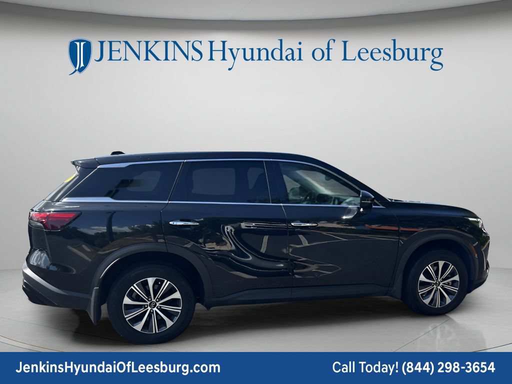 Used 2023 INFINITI QX60 Pure FWD image 2
